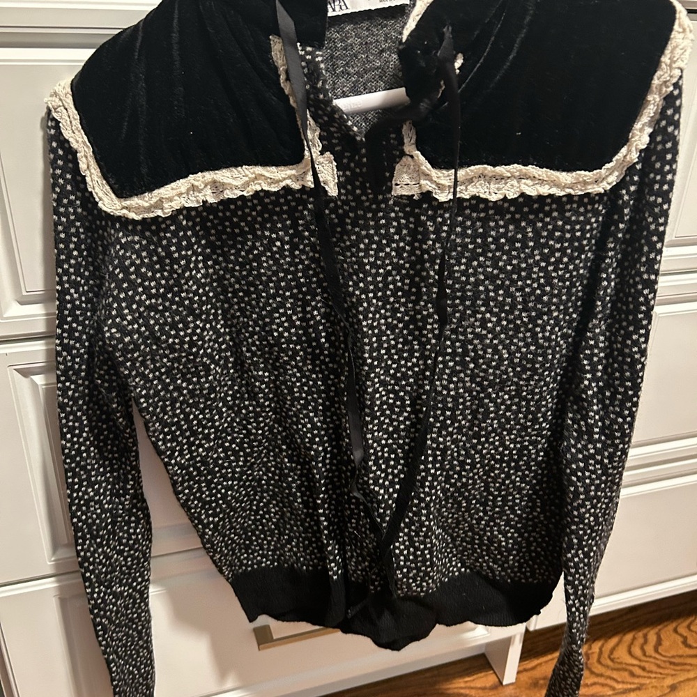 Zara Black and Cream Printed Velvet-Collar Blouse